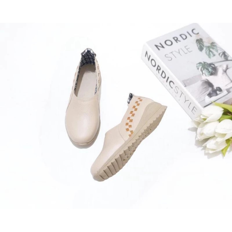  Sepatu Kulit Anyam Pinggir Sukaregang Garut