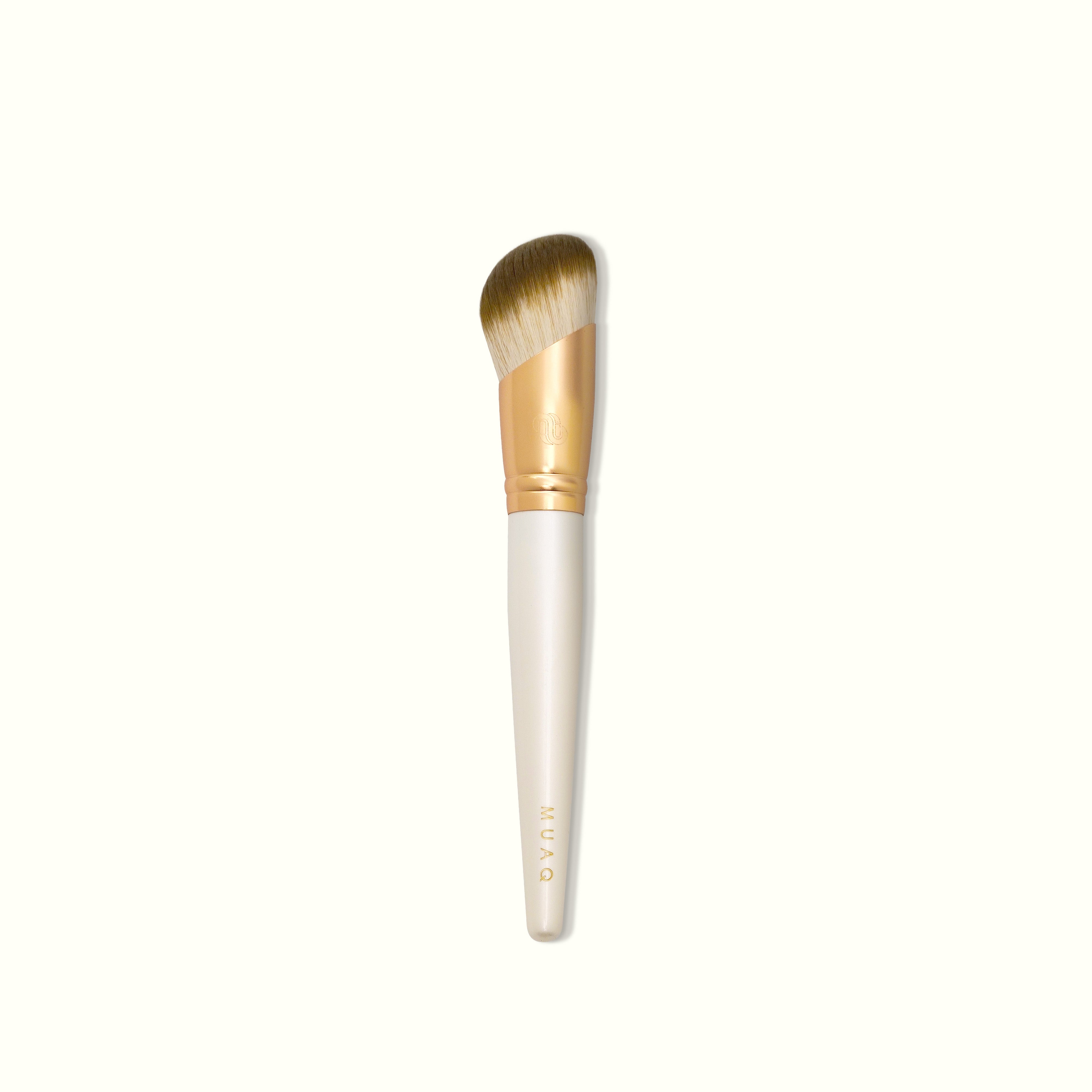 MUAQ Angled Foundation Brush 3