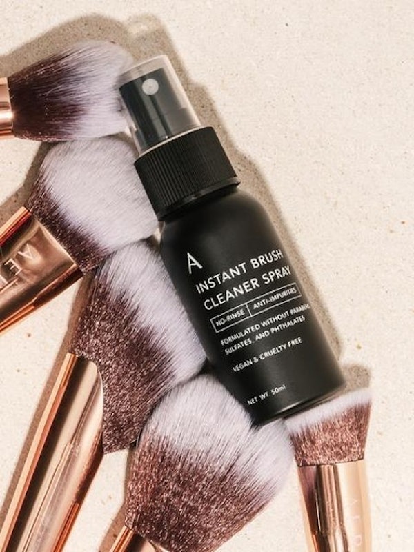 Instant Brush Cleaner Spray 4