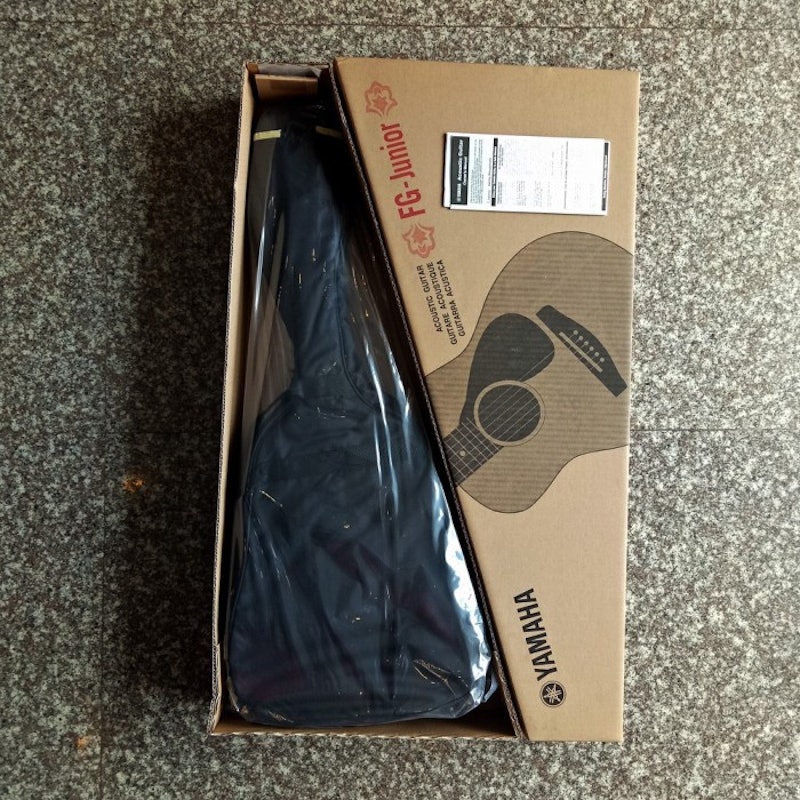 Yamaha Mini Acoustic Guitar 3