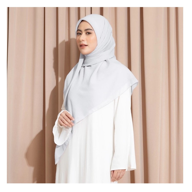 Lozy Hijab Mima Square Syari 3