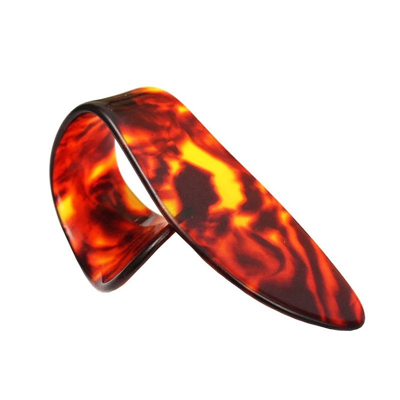Thumb Pick Guitar Celluloid 1