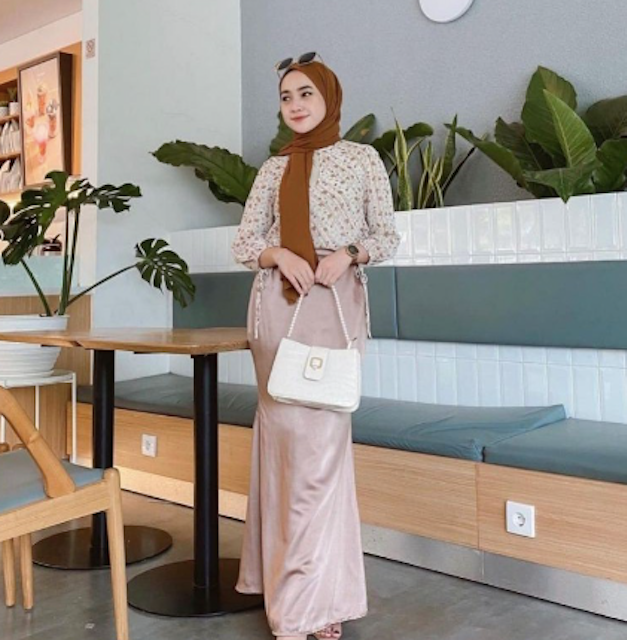 Rok Satin