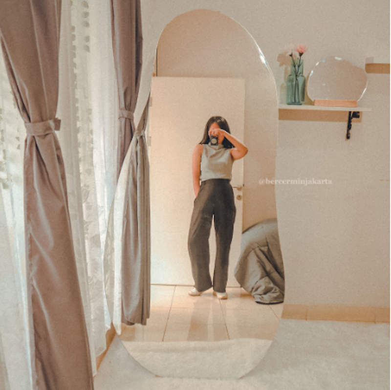 ANKAA Irregular Standing Mirror 3