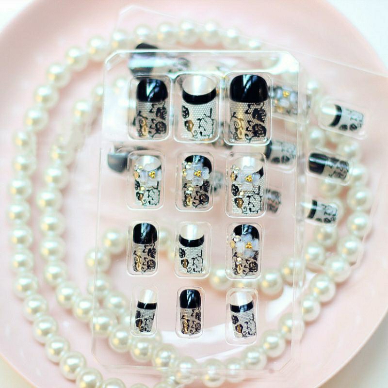  Wedding Party Fake Nail