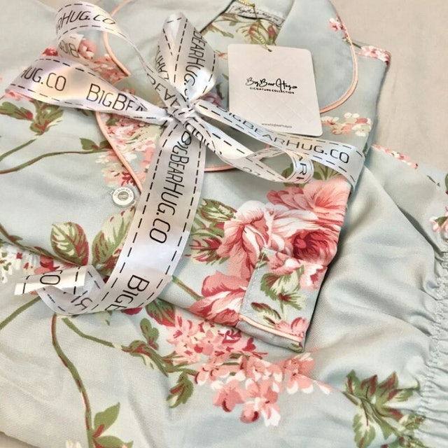 BigBearHug.co Santorini Flower Pajamas Set 