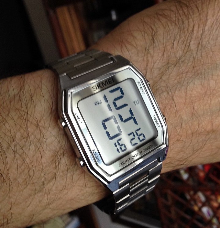 SKMEI Jam Tangan Digital DG1735