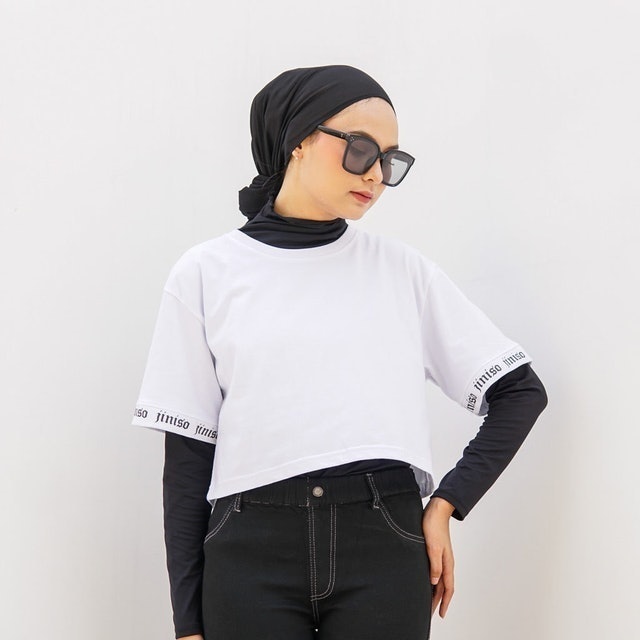 10 Rekomendasi Kaos Polos Putih untuk Wanita Terbaik  5