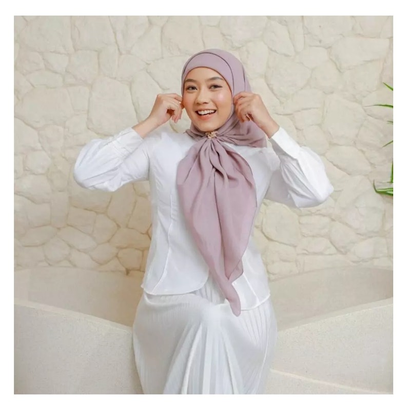 Zoya Kamaniya Plain Scarf 5