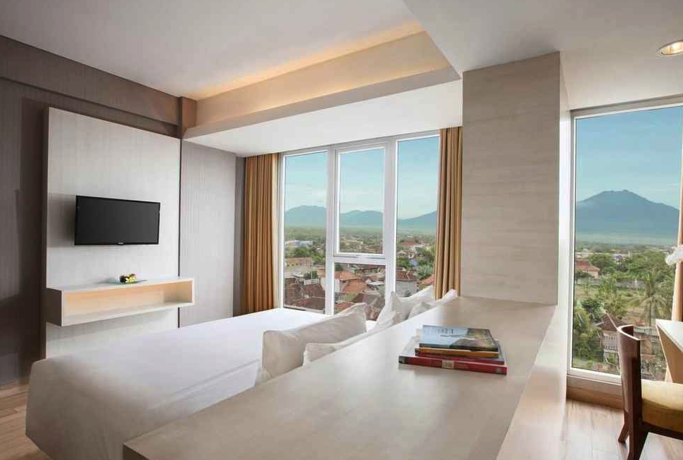  Hotel Santika Banyuwangi