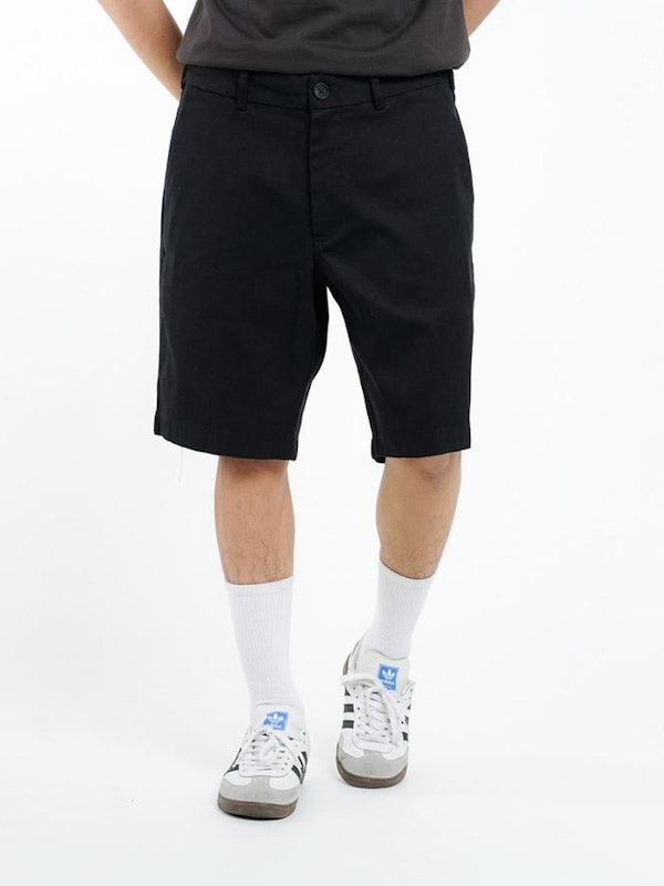 Greenlight Essential Celana Pendek Chinos 3