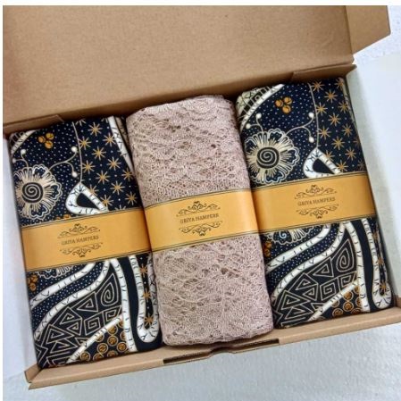 Griya Hampers Batik Sarimbit + Brokat 