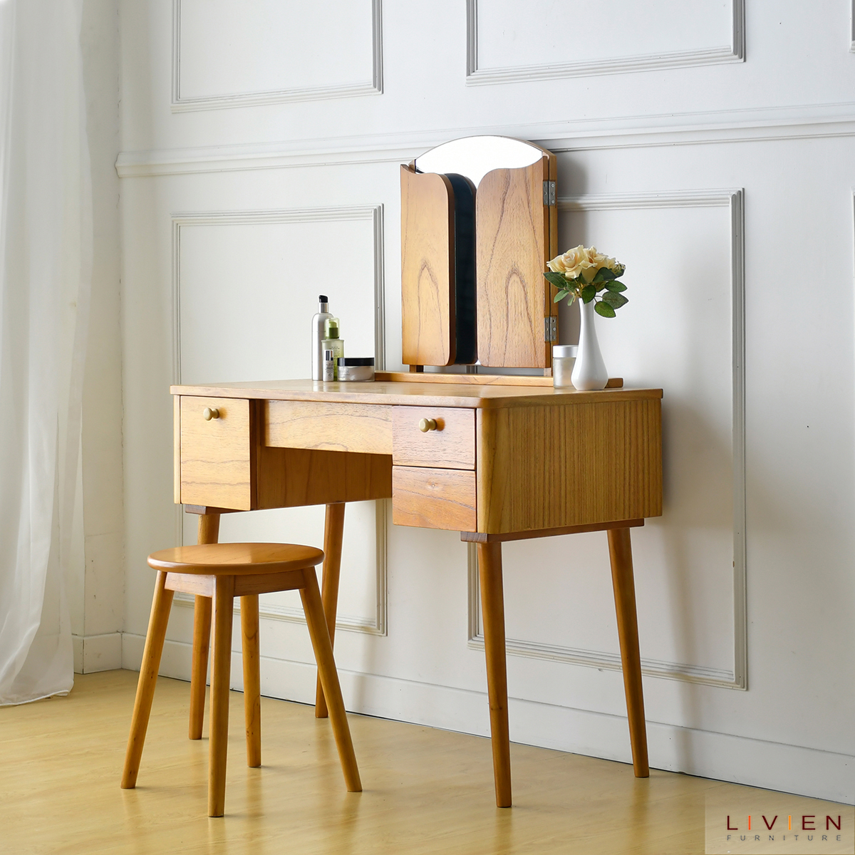 LIVIEN Meja Rias Victoria