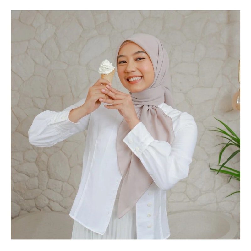 Zoya Kamaniya Plain Scarf 4