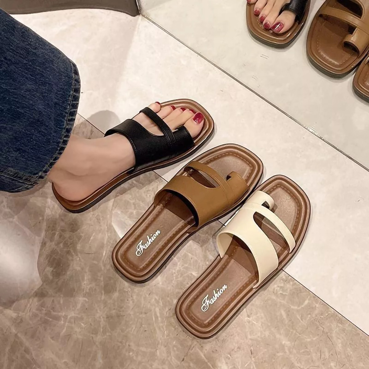  Gupuu Sandal Flat Jelly