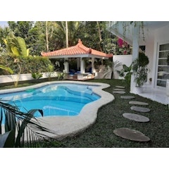 SUNKISS VILLA by Yogya Tropicana