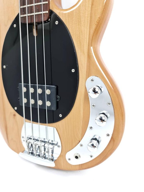 Ernie Ball Bass Elektrik Music Man Model Sting Ray 4