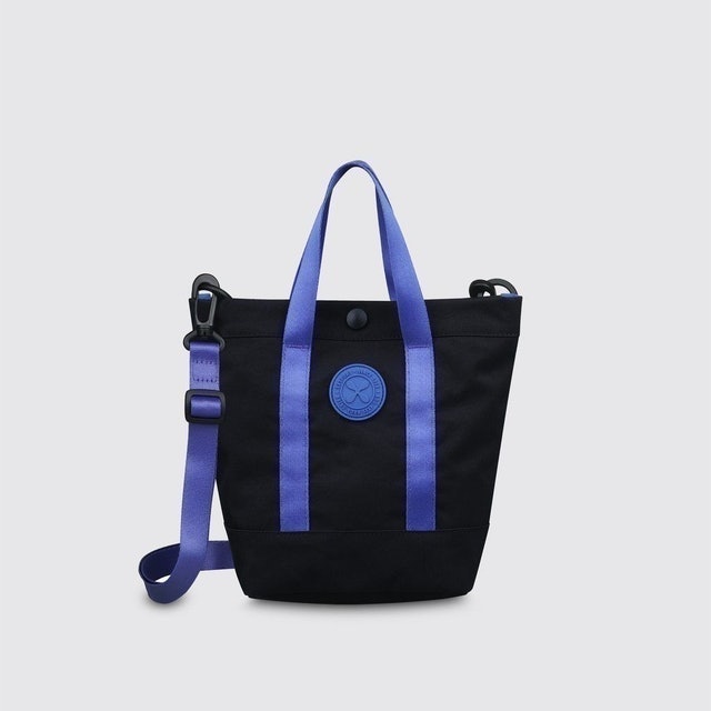 Dua Puluh Tiga Exsport City Strolling Sling Bag