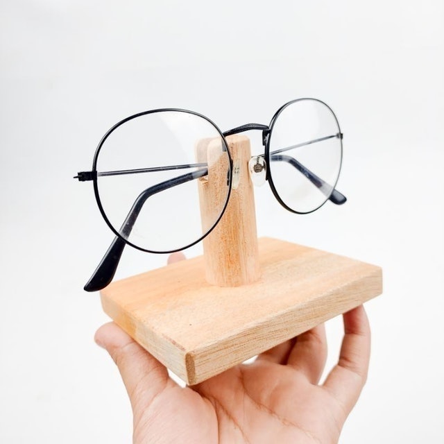  Stand Kacamata