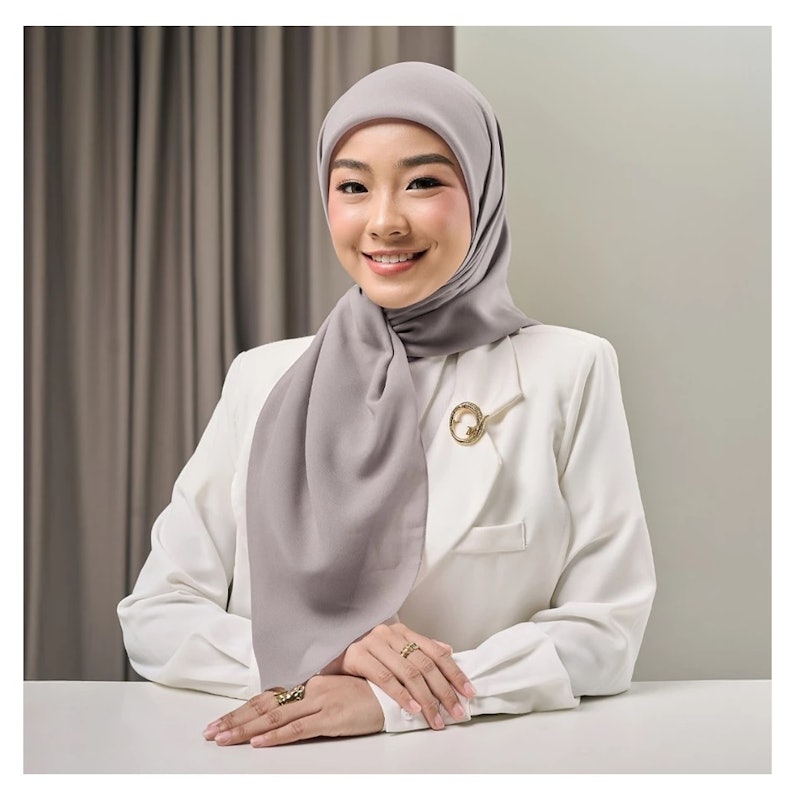 ZM Zaskia Mecca Sana Hijab Polos Kerudung Segi Empat 3