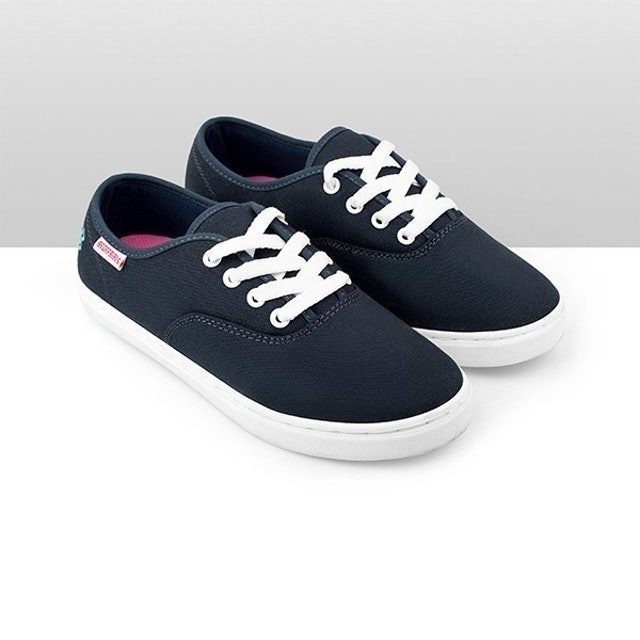 Lizzie Navy White