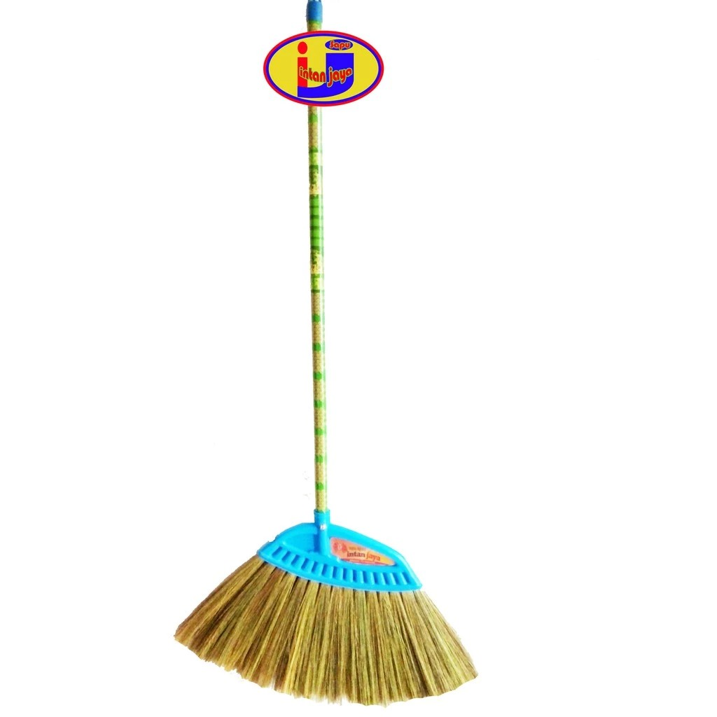 Intan Jaya Sapu Lantai Rayung