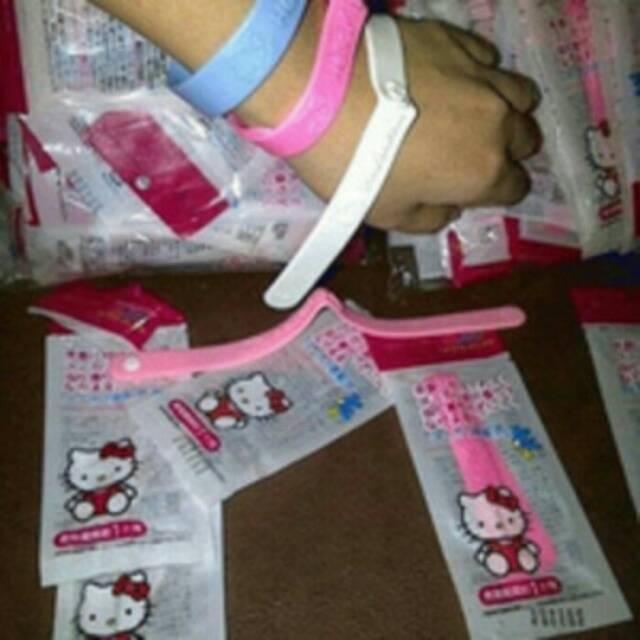  Gelang Antinyamuk Hello Kitty