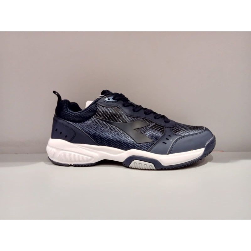 Model sepatu running sales diadora