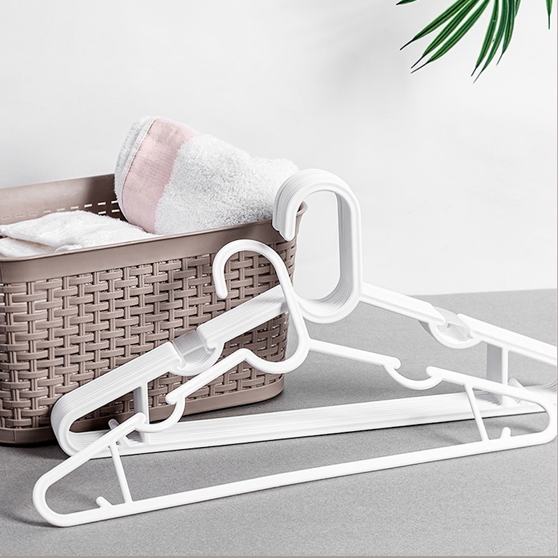 Simple Cloth Hanger 3