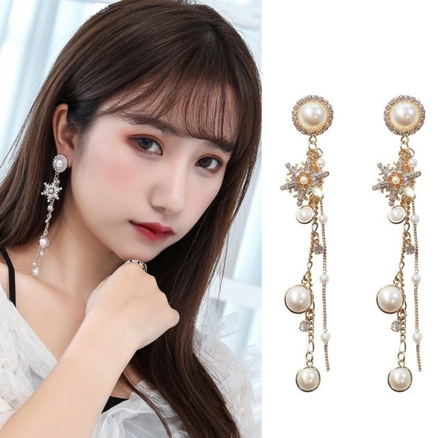 Snowflake and Pearl Earing
