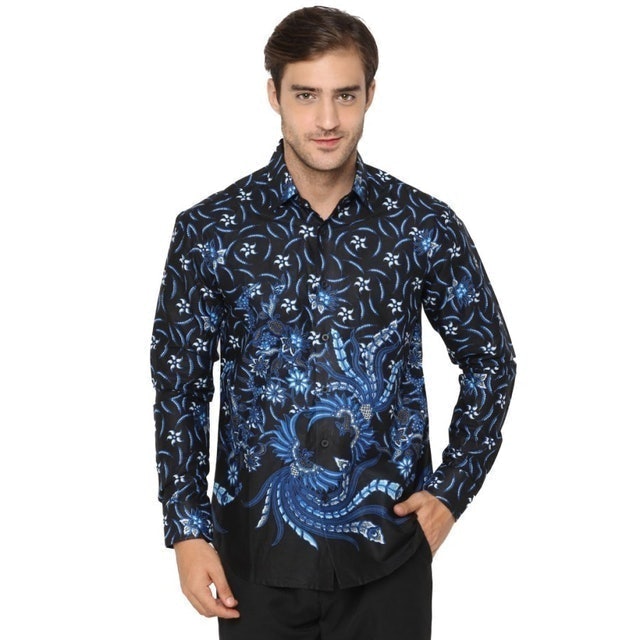 10 Rekomendasi Baju Biru Dongker untuk Pria Terbaik  3