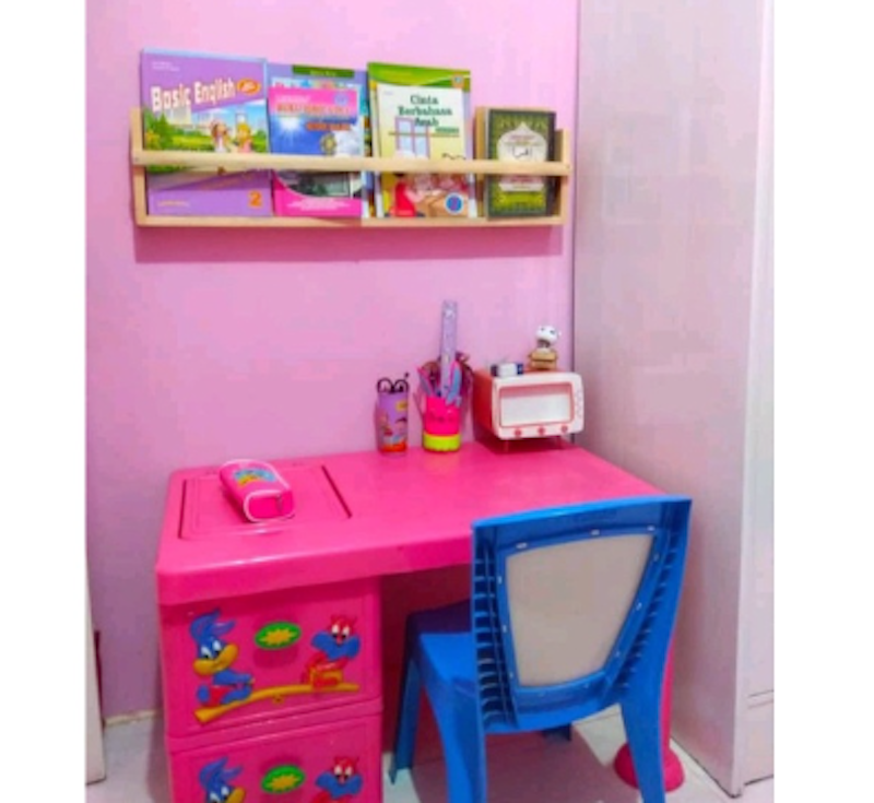 Rak Buku Dinding 4