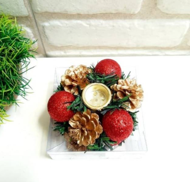 Tempat Lilin Natal Kecil
