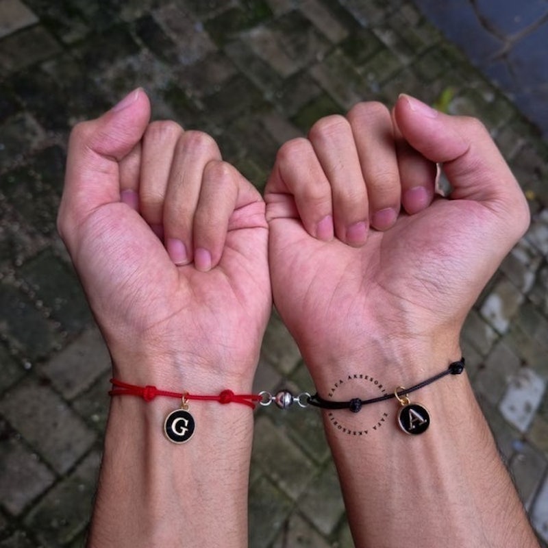 Gelang Magnet Couple Liontin Huruf Tali Tahan Air - ZBH X Circle Letter X Magnet 2