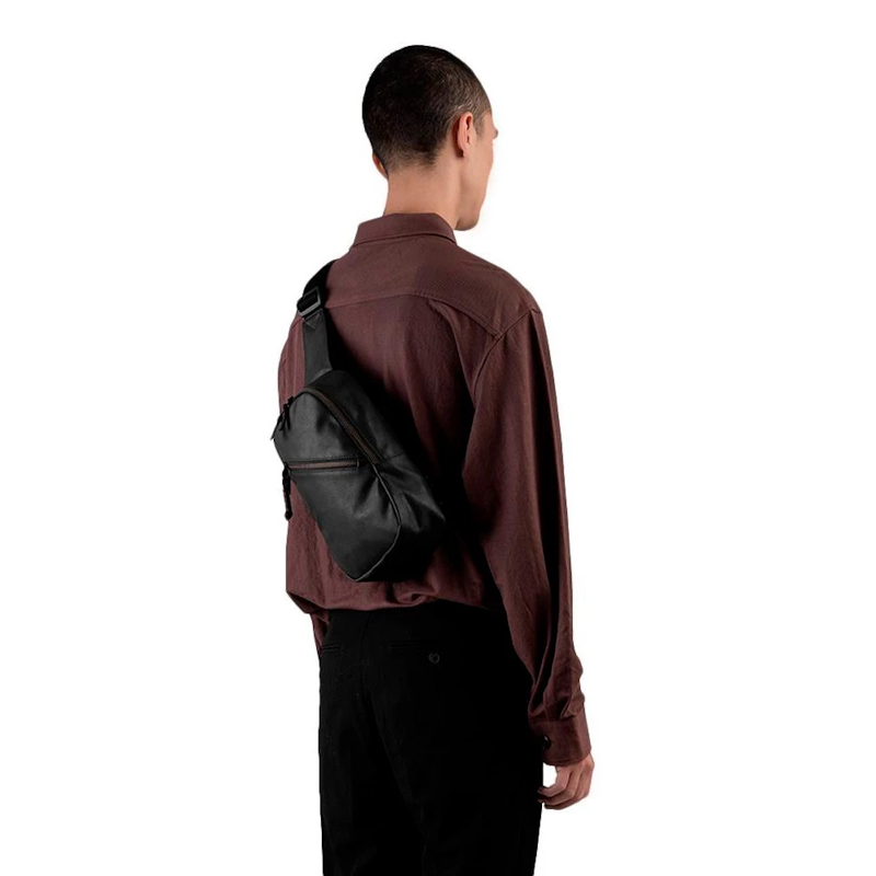 Bodypack Weston 2.0 Emboss Sling Bag Hitam 4