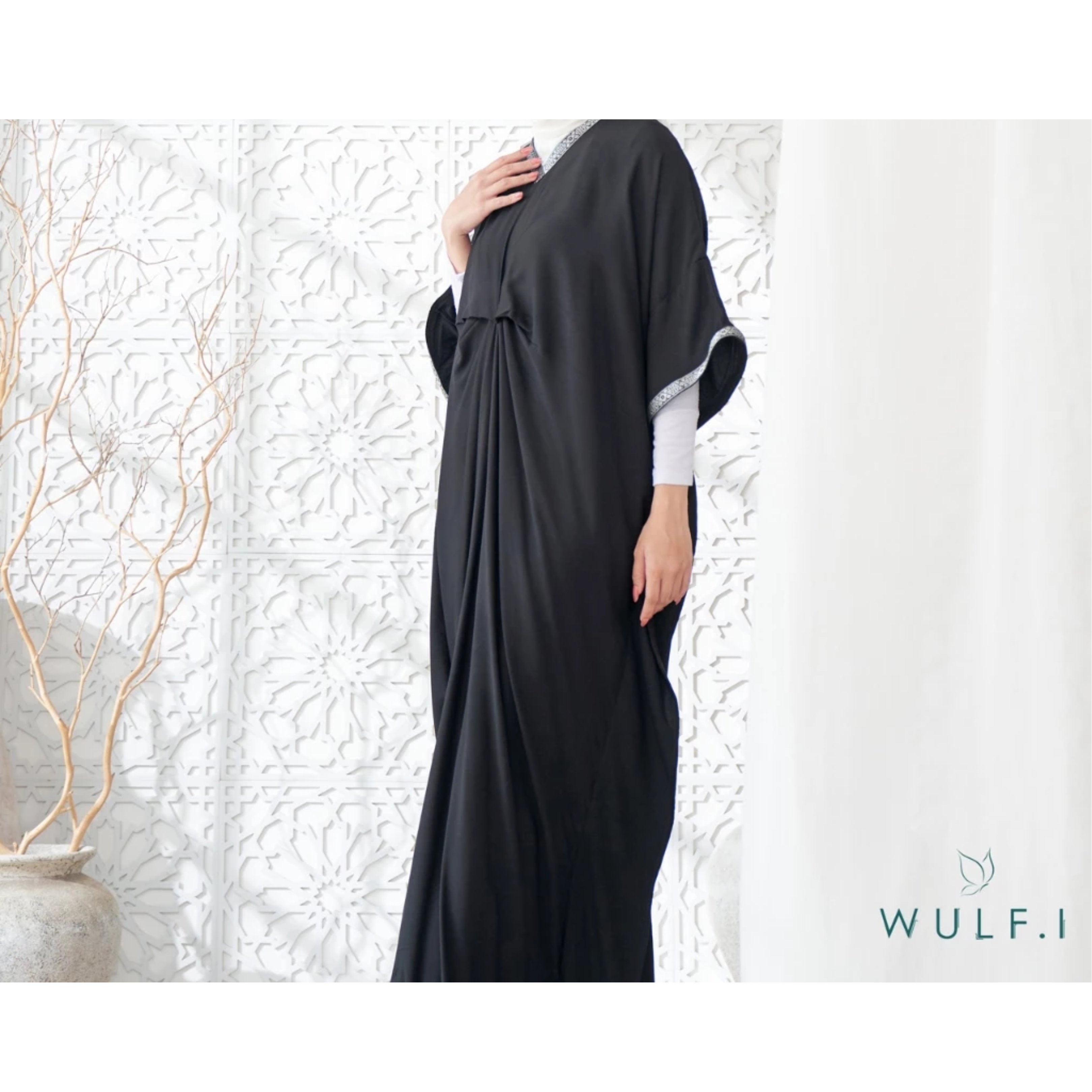   Wulf.I Fatimah Kaftan Hitam