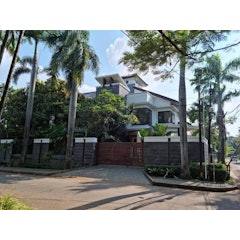 Luxury Villa in the Middle of Kemang