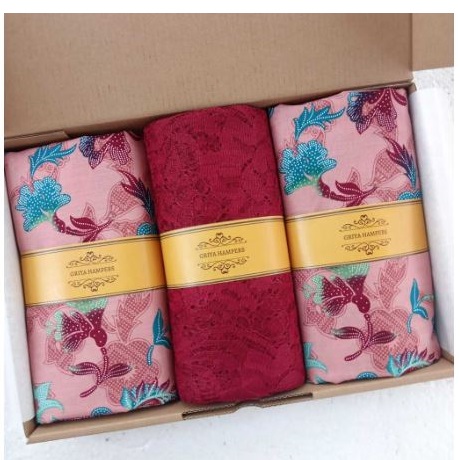 Batik Sarimbit + Brokat 