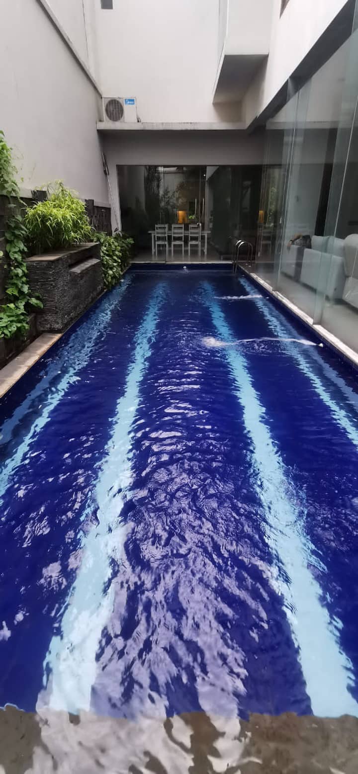 4BR Pool Luxury Villa di Kemang (AKC Villa) 4