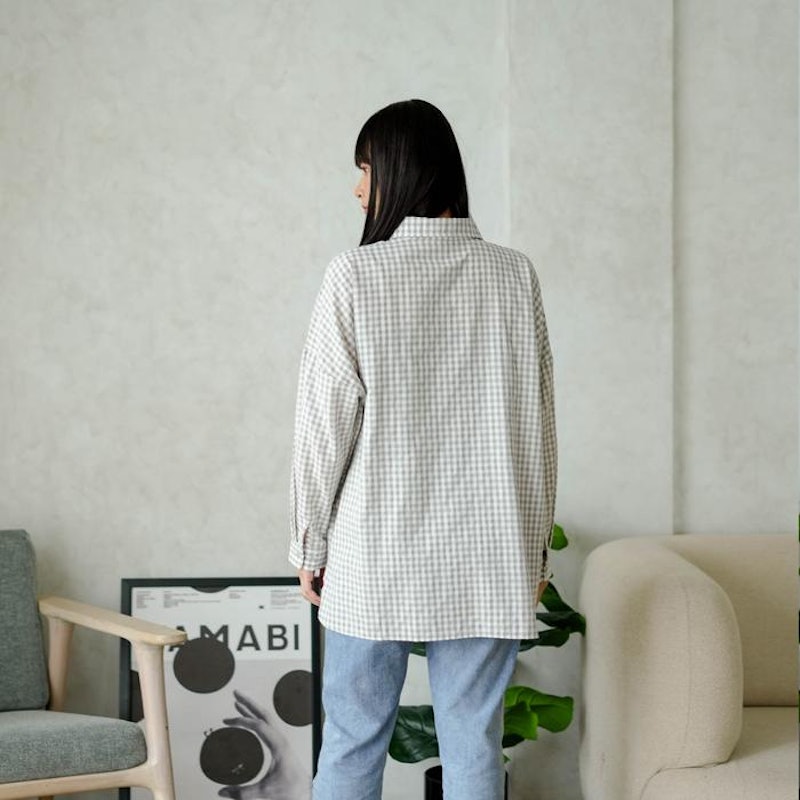 Ixora Bora Oversized Shirt Kemeja Wanita Kotak-kotak 4