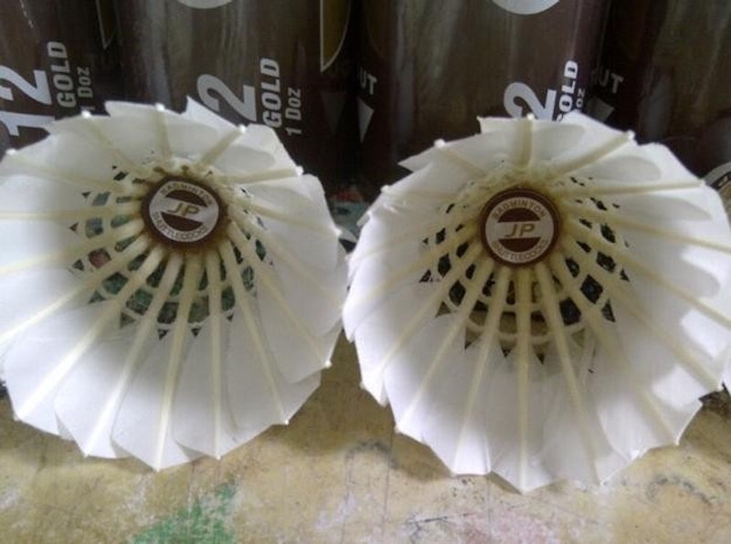 JP Gold Shuttlecock 3