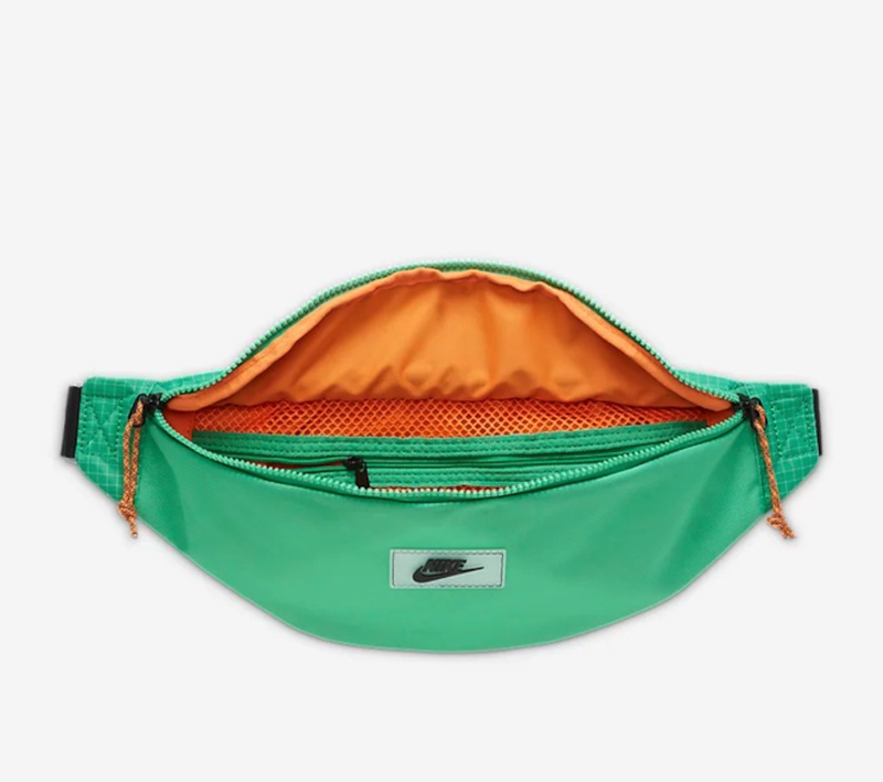 Sportswear Heritage Hip Pack 4