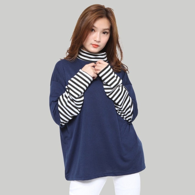 10 Rekomendasi Kaos Polos Biru untuk Wanita Terbaik  2