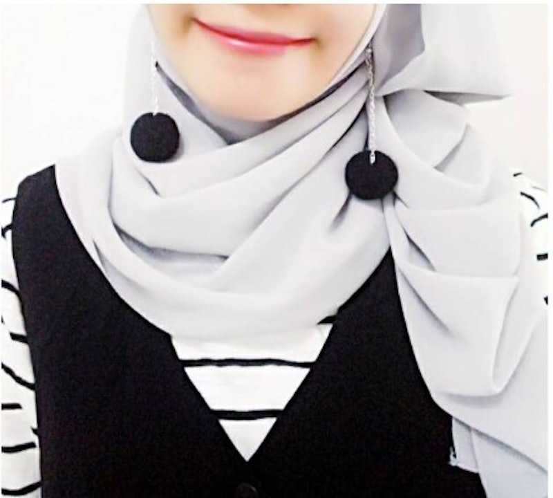 Anting Pompom Hijab Extra Small 1