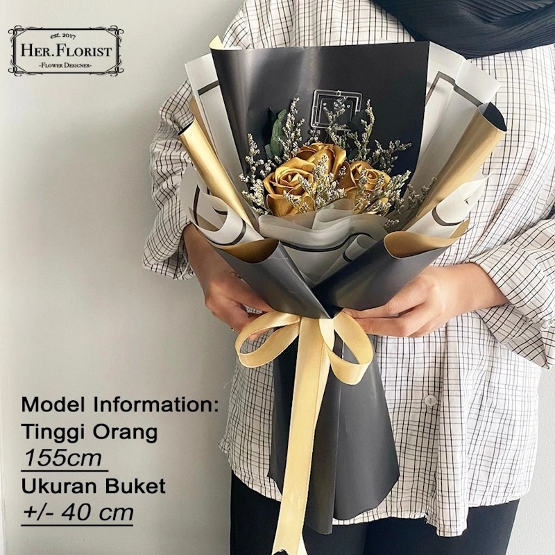 Her.Florist Triple Soap Rose & Dried Flowers Bouquet 3