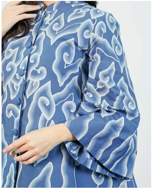  Batik Trusmi Blouse Rariri
