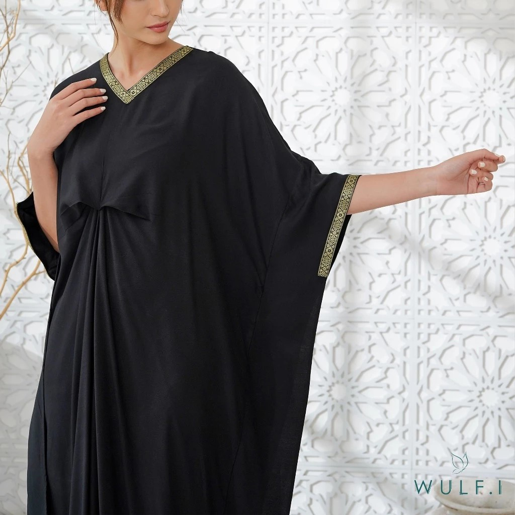  Wulf.I Fatimah Kaftan Hitam