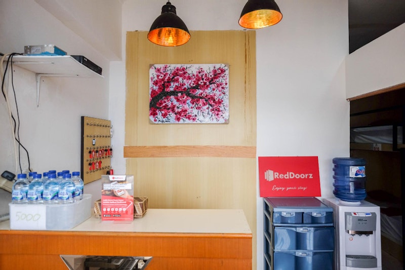 RedDoorz Hostel Near Lawang Sewu Semarang 5