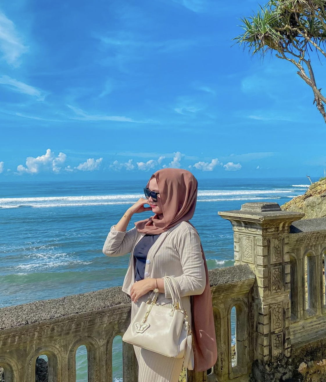 Pantai Balekambang 4