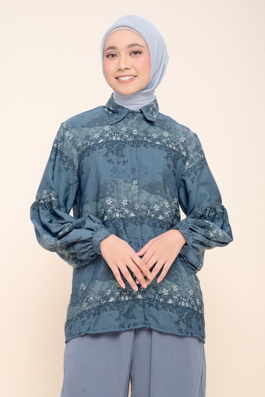 Yazwa Navy Blouse - Romansa Khatulistiwa - Edisi Bunga Simpur 1